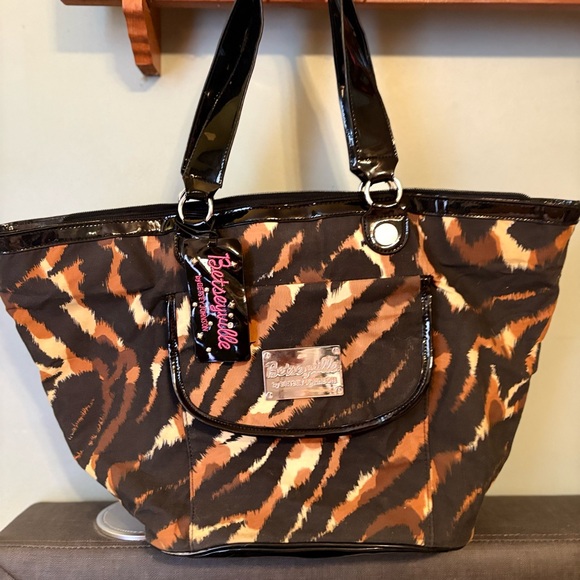 Betsey Johnson Handbags - Betsey Johnson Brown Black Tan Tiger-Print Tote